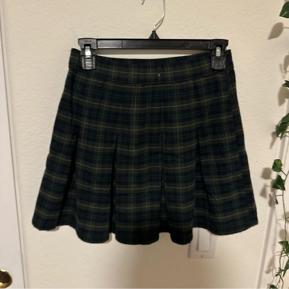 Hollister plaid skirt - Picture 2 of 4